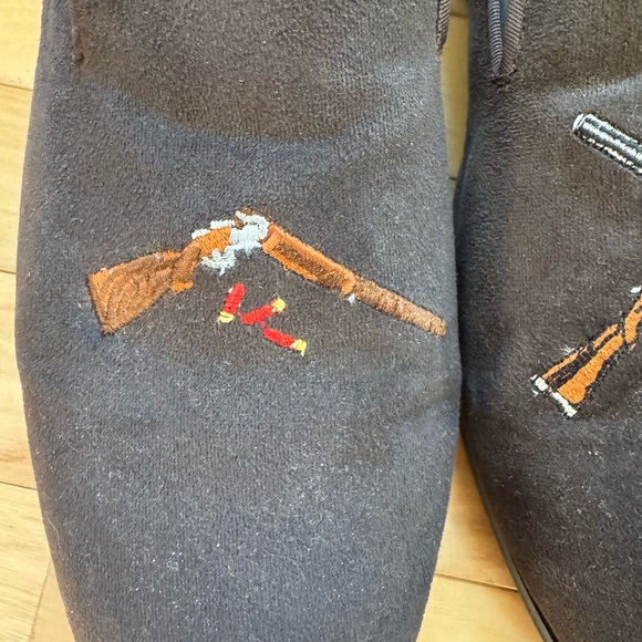 May Anthony Locked and Loaded Men’s Velvet Loafer Slippers - Picture 2 of 8